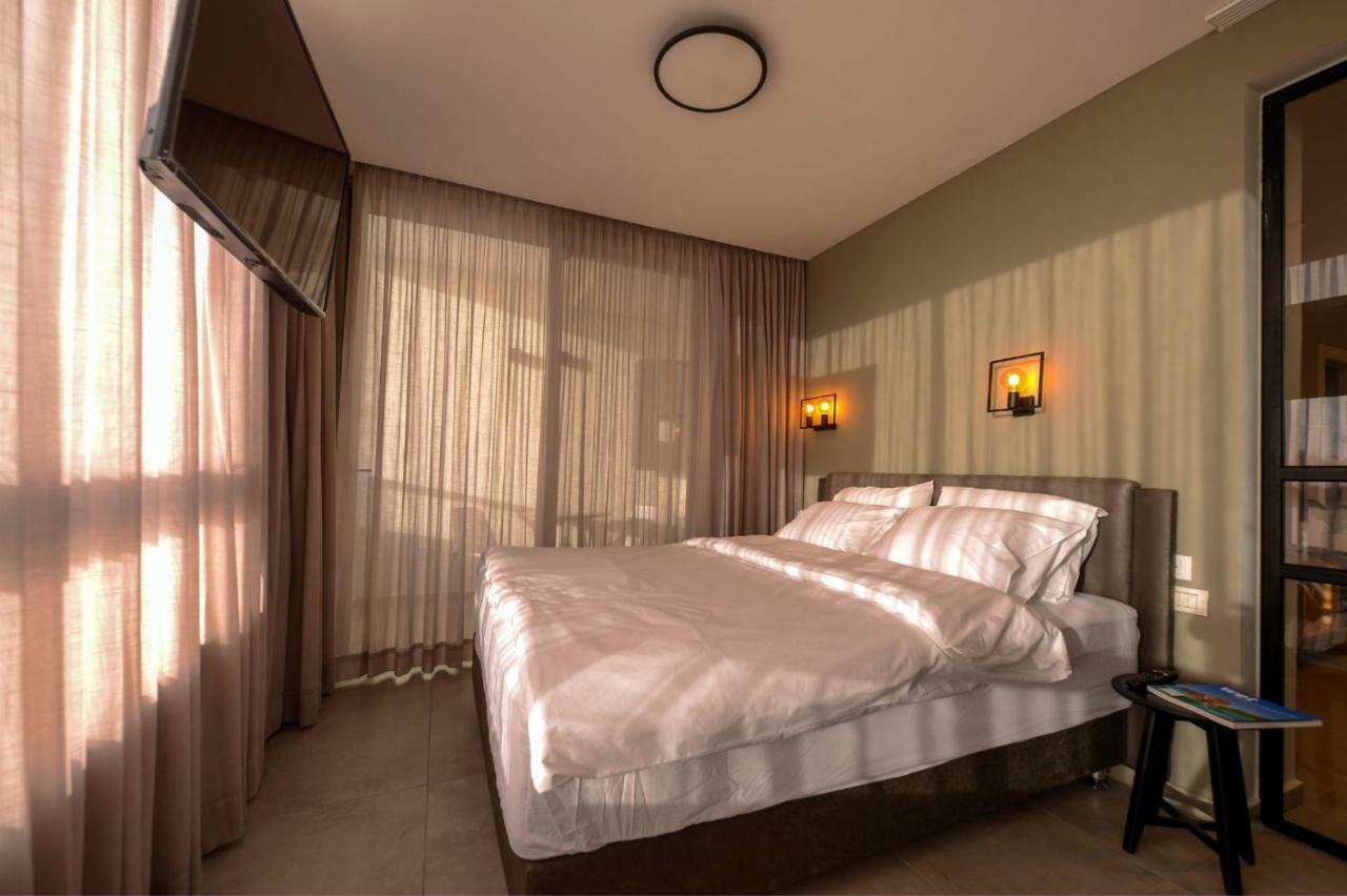 Luxury Suites By Notaly Ariel Хайфа Екстериор снимка