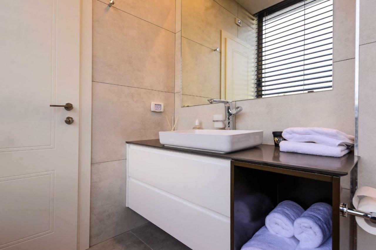 Luxury Suites By Notaly Ariel Хайфа Екстериор снимка